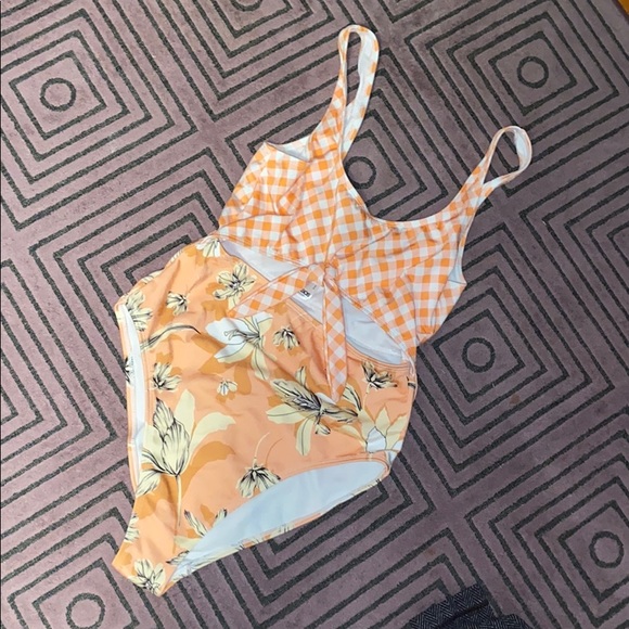 NWOT brand new never worn ASOS cut out one piece - Picture 4 of 9